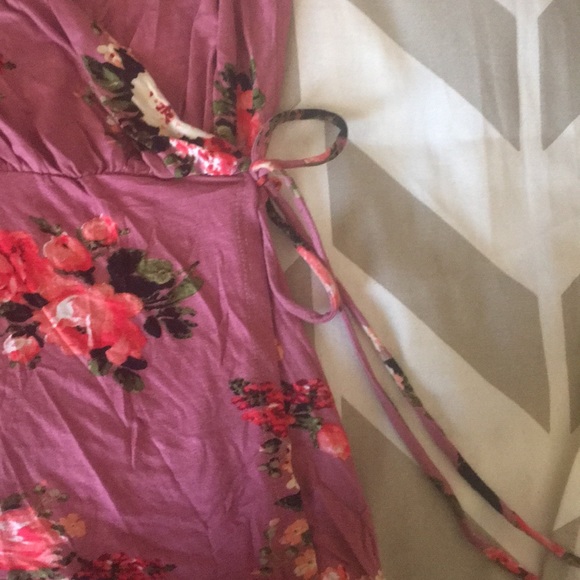 Adorable pink floral wrap tank!! - Picture 4 of 4